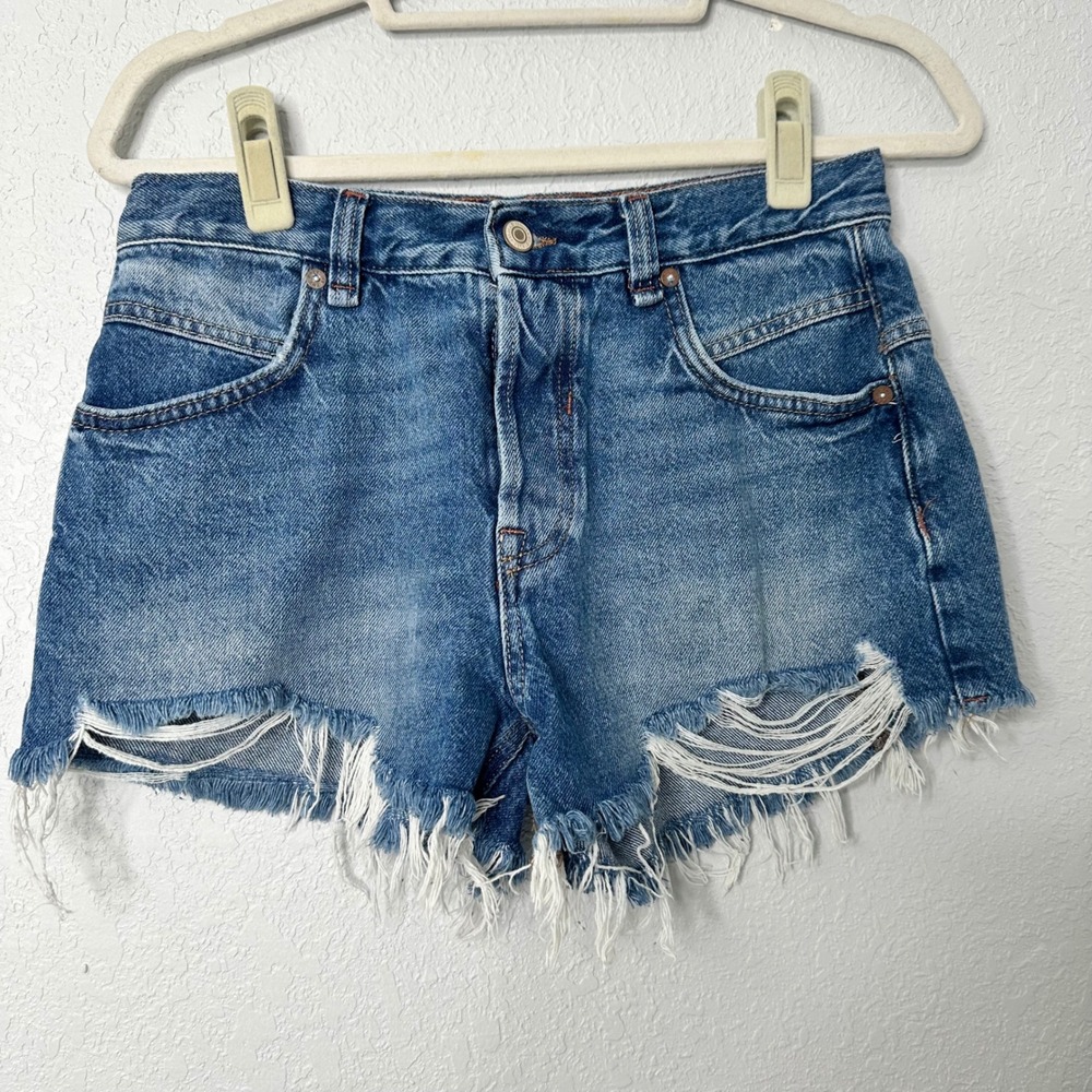 Free People We The Free Distressed Denim Shorts Button Fly Raw Hem Blue Size 27